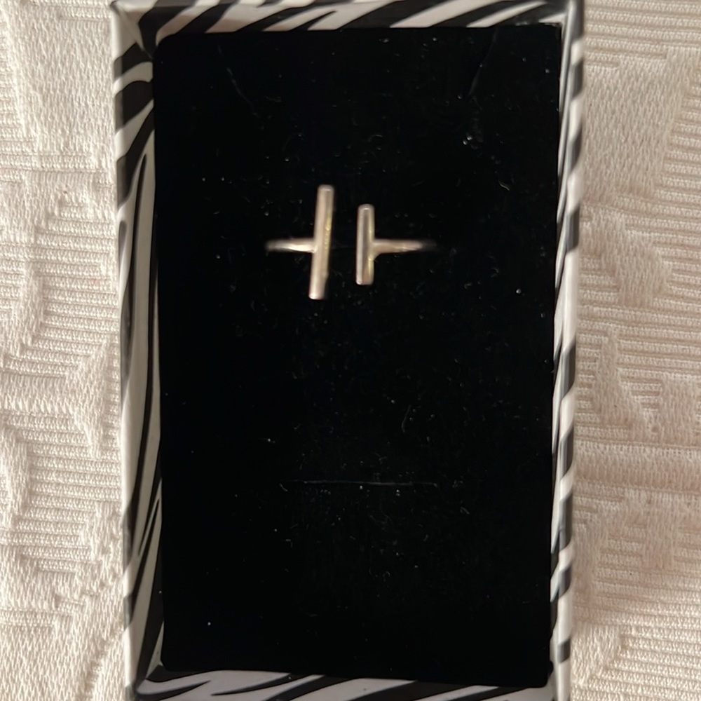 “MINIMALIST” STERLING SILVER RING